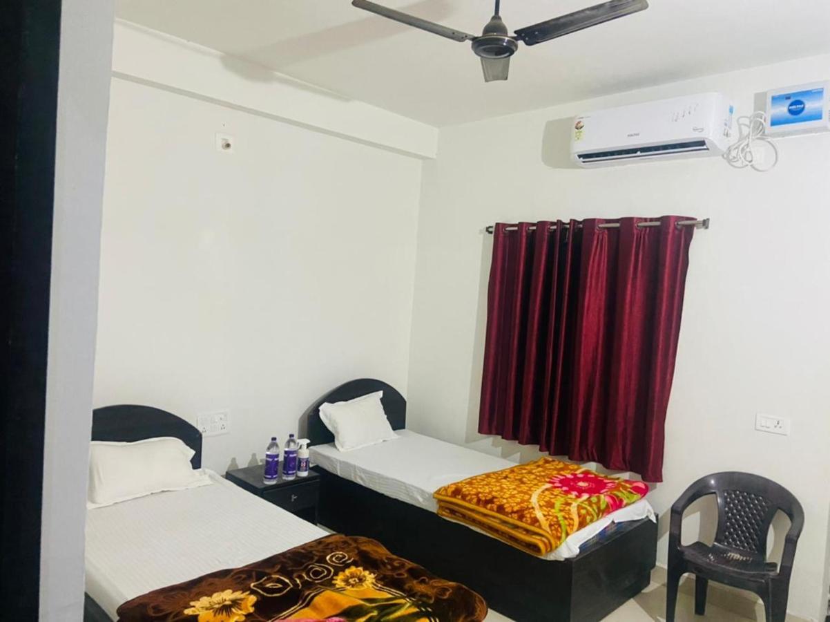 בודהגאיה Gaurav Guest House מראה חיצוני תמונה